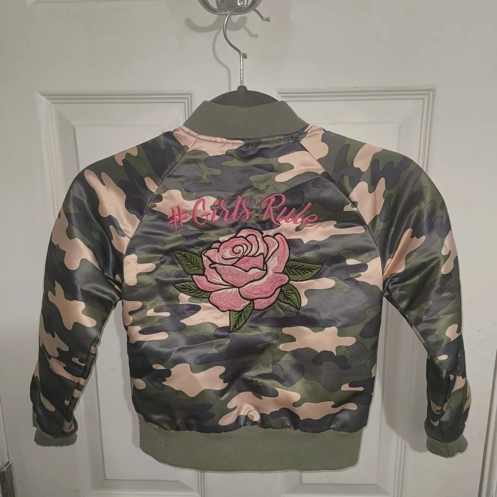 Place Camouflage Kids Jacket - Green and Pink 107